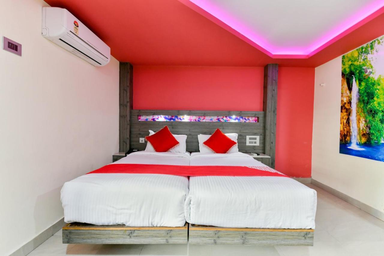 Oyo 1889 Hotel Aj Park Alappuzha Værelse billede