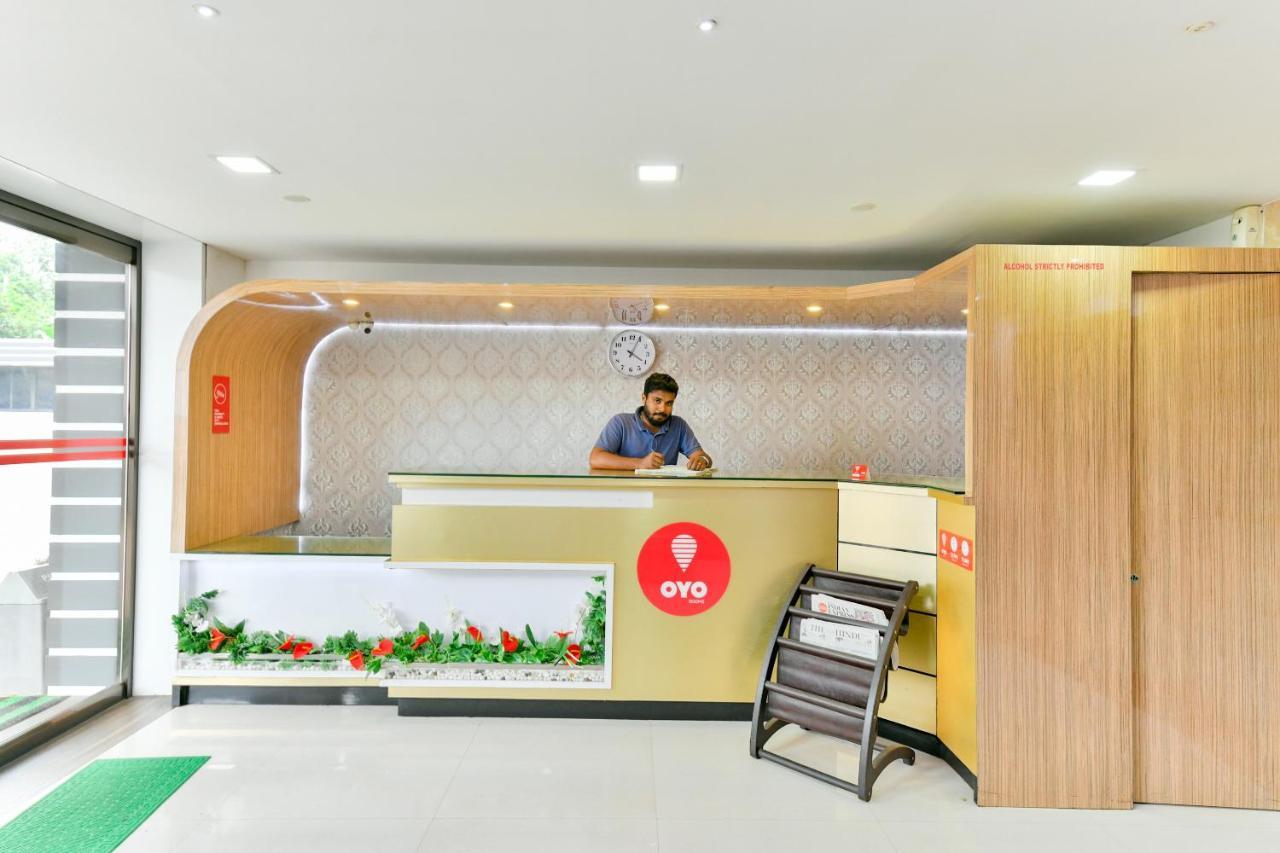 Oyo 1889 Hotel Aj Park Alappuzha Eksteriør billede